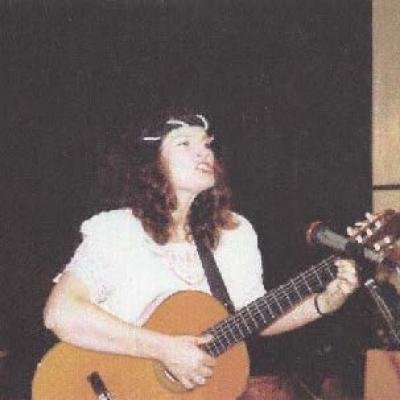 Dévai Nagy Kamilla előadóművész, 2004
