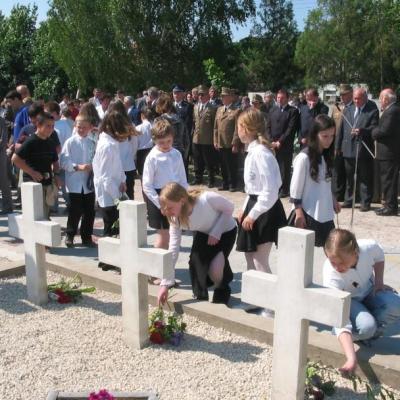 Hősök napi megemlékezés a Hősi sírkertben, 2005